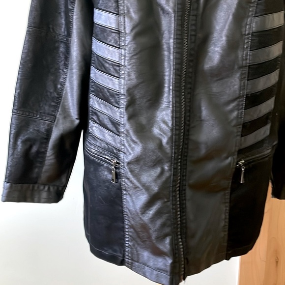 Vintage 90’s Claire France Black Faux Leather Jacket, Size 1X - Picture 5 of 14